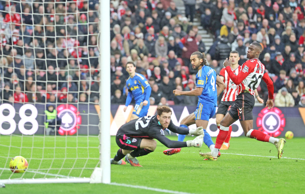 In-form Calvert-Lewin secures Leeds a draw